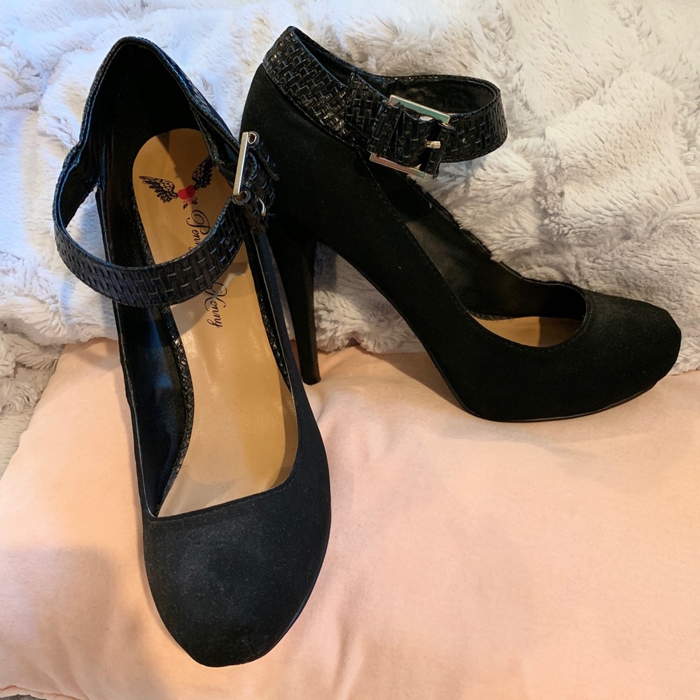 Penny Loves Kenny heels